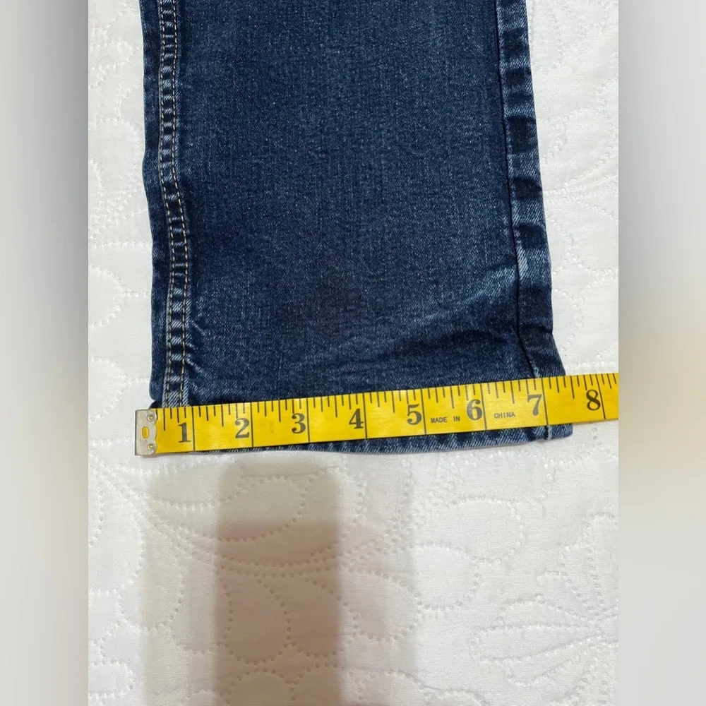 (16) Levi's 505 Classic Blue Jeans with Iconic Patch